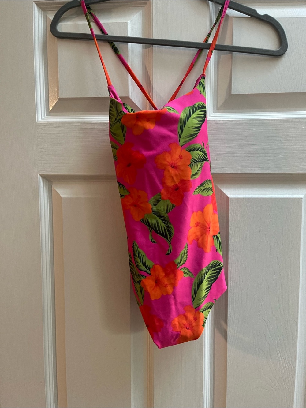 NWT Beach Riot Stevie Hibiscus Sunset One Piece Size SMALL.